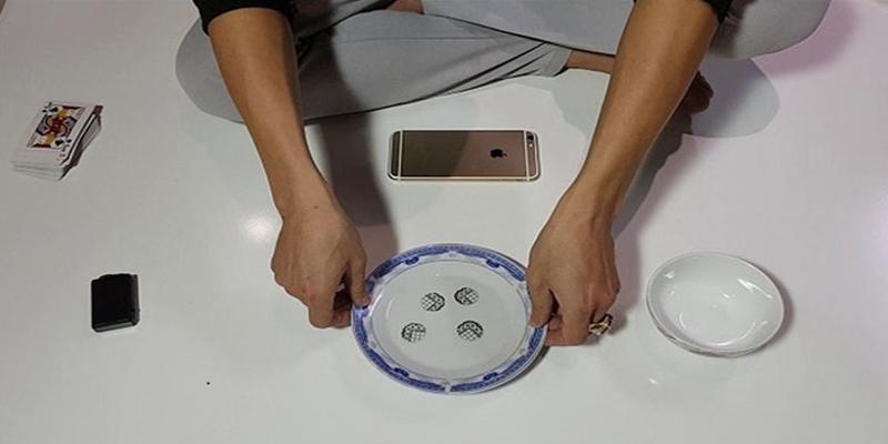 Hướng dẫn cách chơi xóc đĩa truyền thống luôn thắng - Xác định rõ yếu tố may rủi